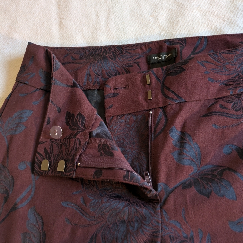 Ann Taylor Burgundy Floral Slacks Sz 4 - Picture 8 of 13